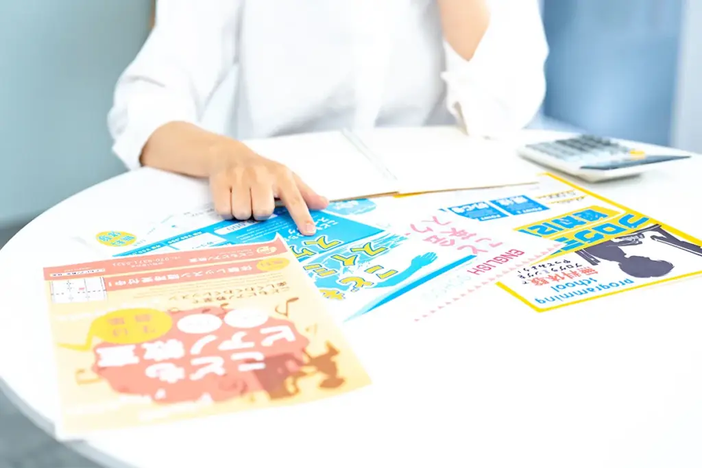 オフライン施策:チラシやクーポンの活用